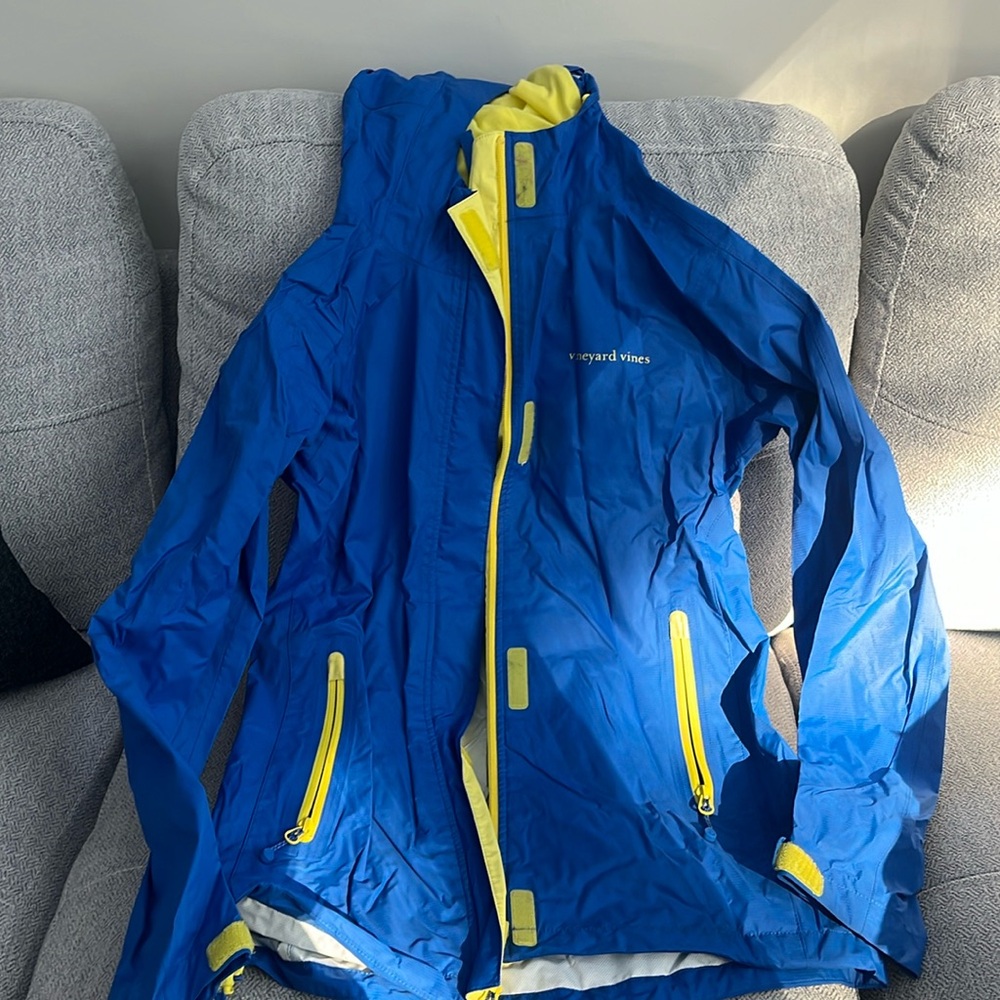 GORGEOUS Vineyard Vines Women’s Rain Jacket